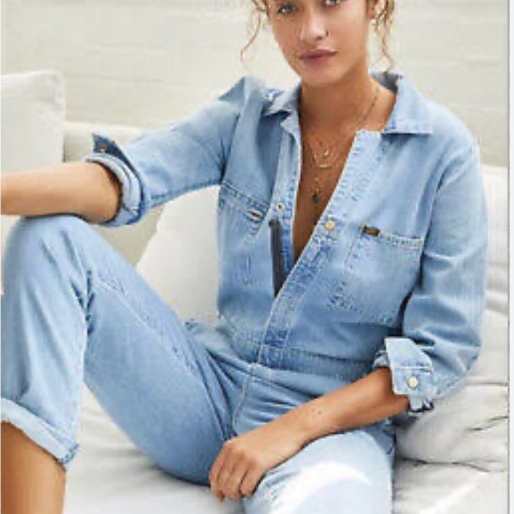 Free People + Lee Women's Light Blue Denim Overalls Coveralls M NEW Union Suit